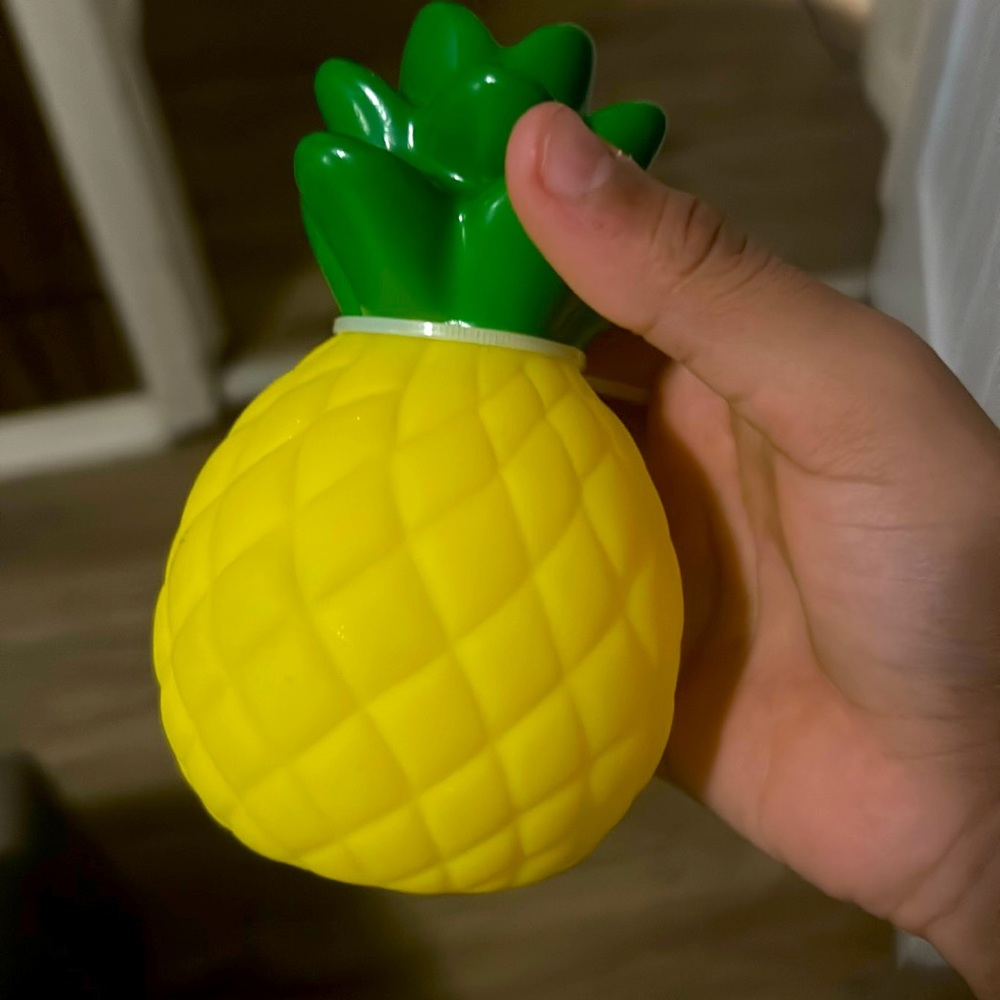 Pineapple lamp